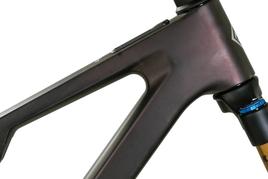 Megamo Reason CRB 07 Avinox M2S 2027 Garnet UD